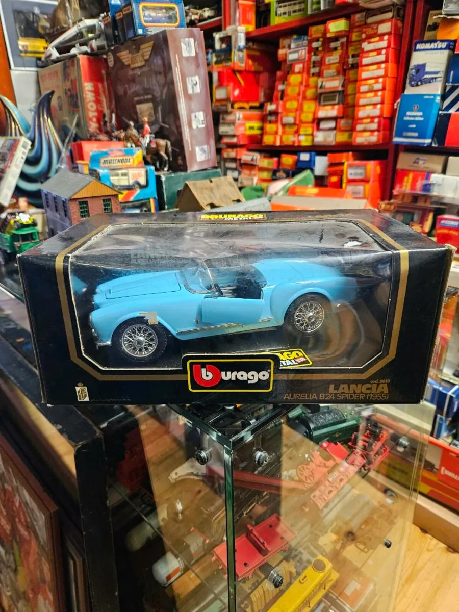Corgi Burago Lancia Aurelia Spider 1.18 - Image 1