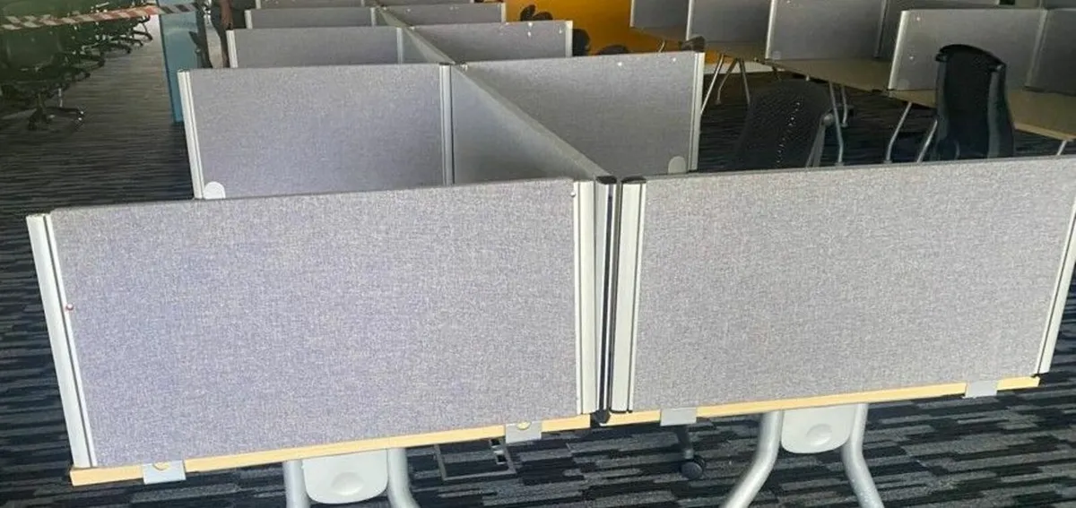 2nd hand desk mounted fabric screens - Image 3
