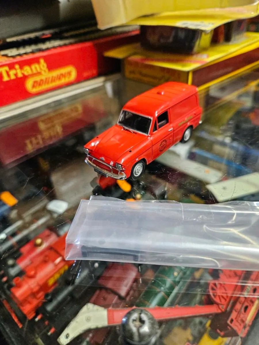 Corgi Ford Anglia Royal Mail Van - Image 2