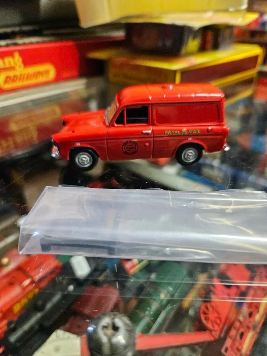 Corgi Ford Anglia Royal Mail Van - Image 3
