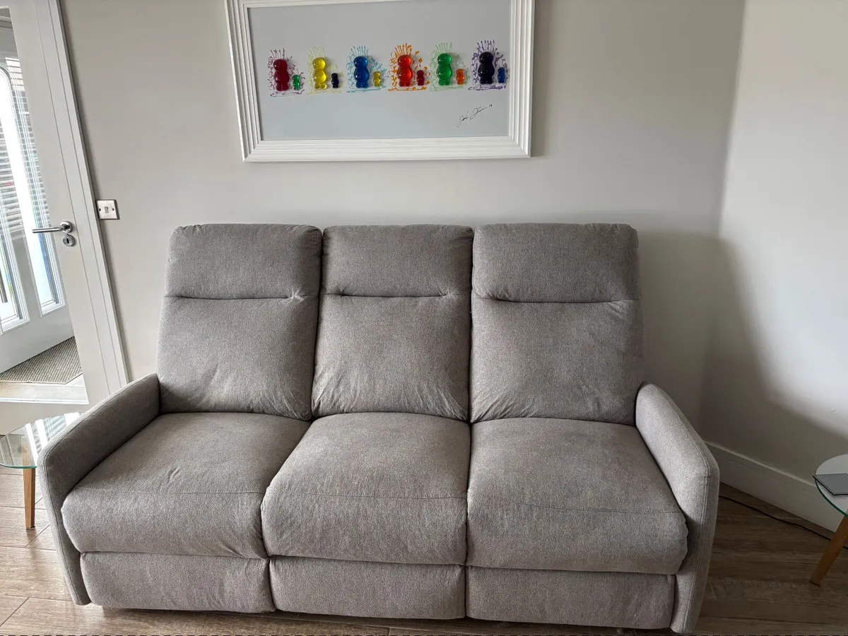3 seater electric recliner sofa light grey - Image 1
