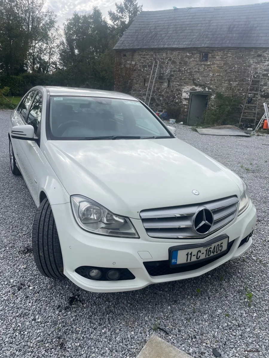 Mercedes-Benz C-Class 2011 - Image 2