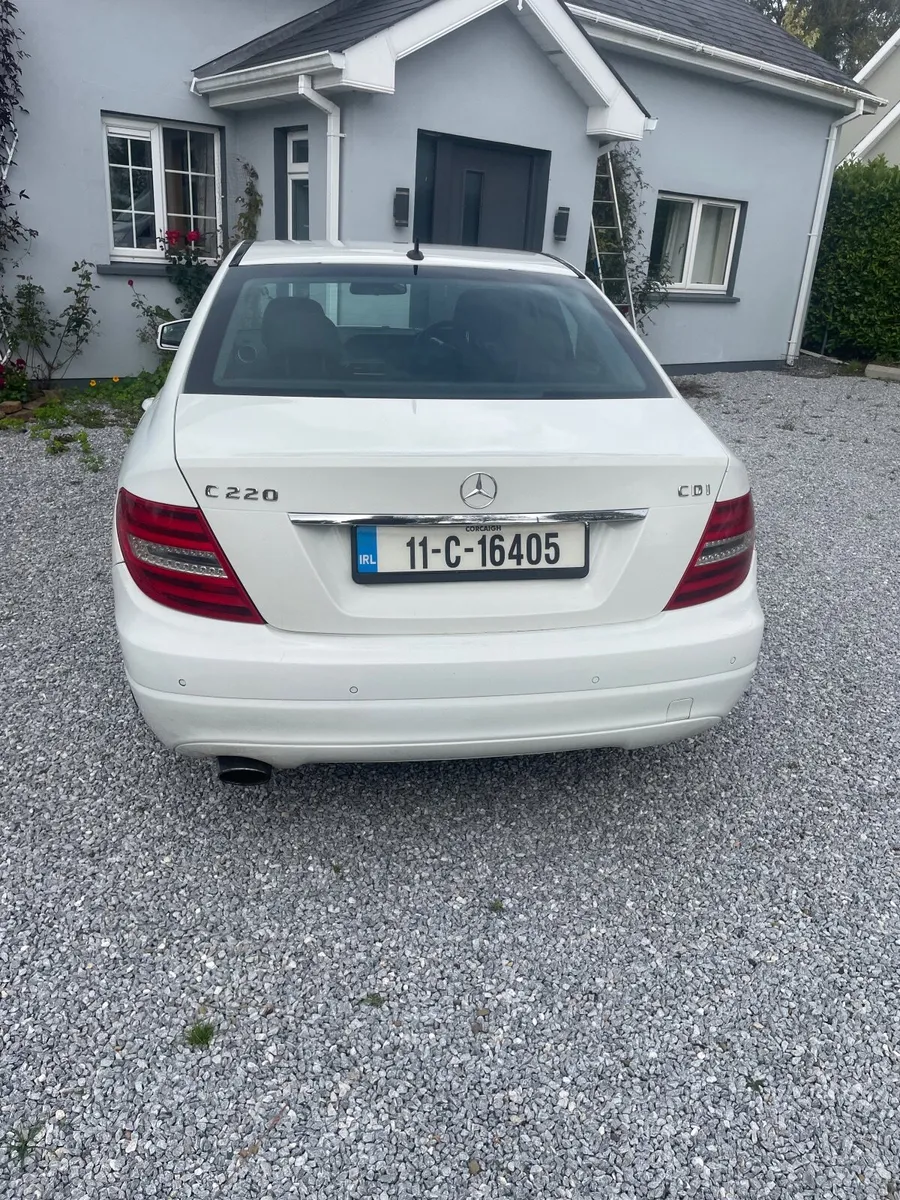 Mercedes-Benz C-Class 2011 - Image 4