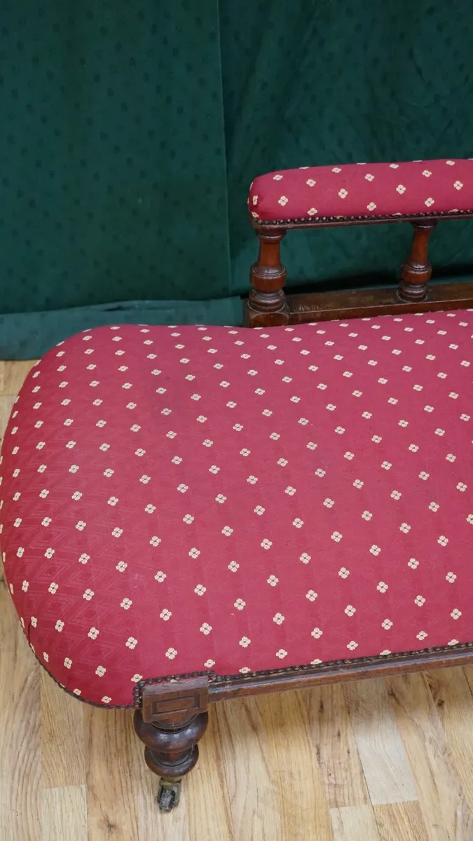 Victorian Tufted Chaise Longue in Red - Image 4