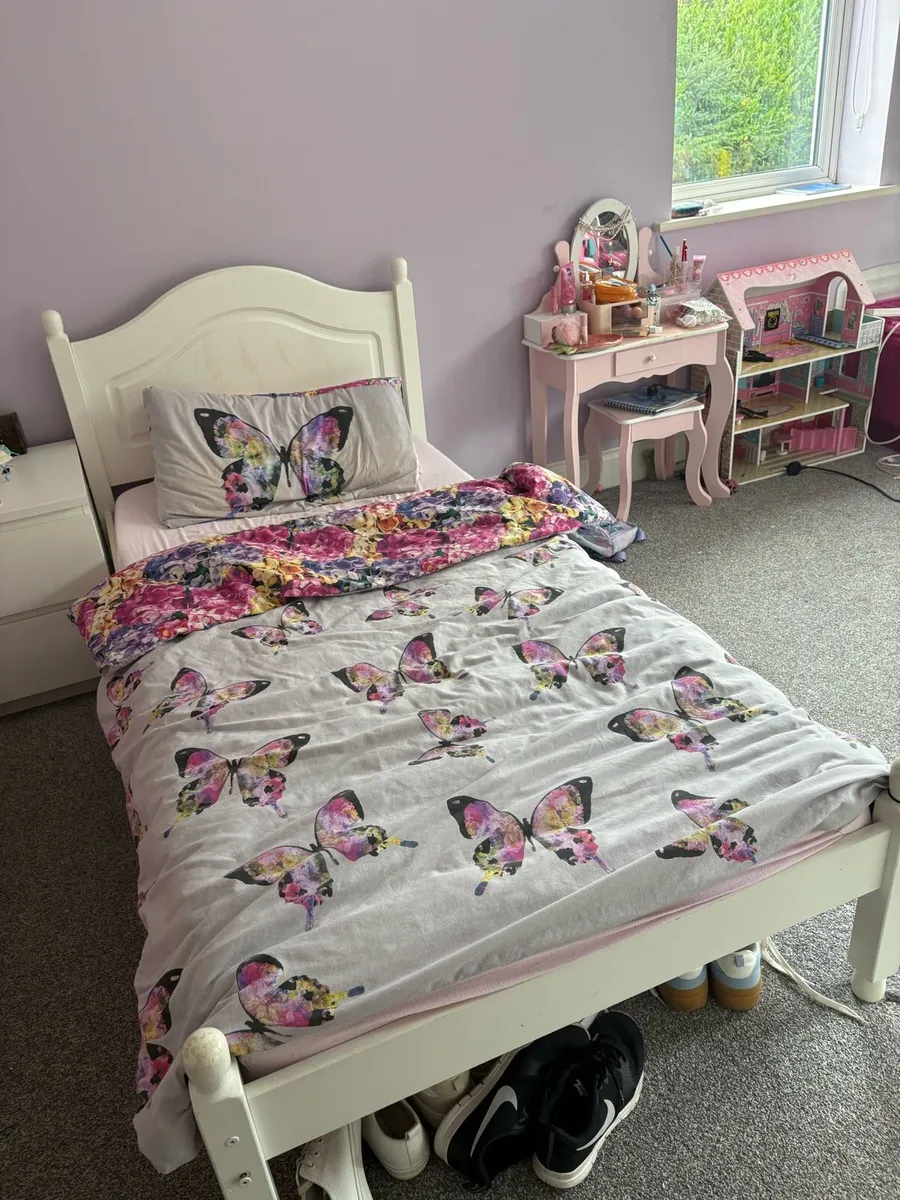 ⭐️Free 🌟  Single Bed - Image 1