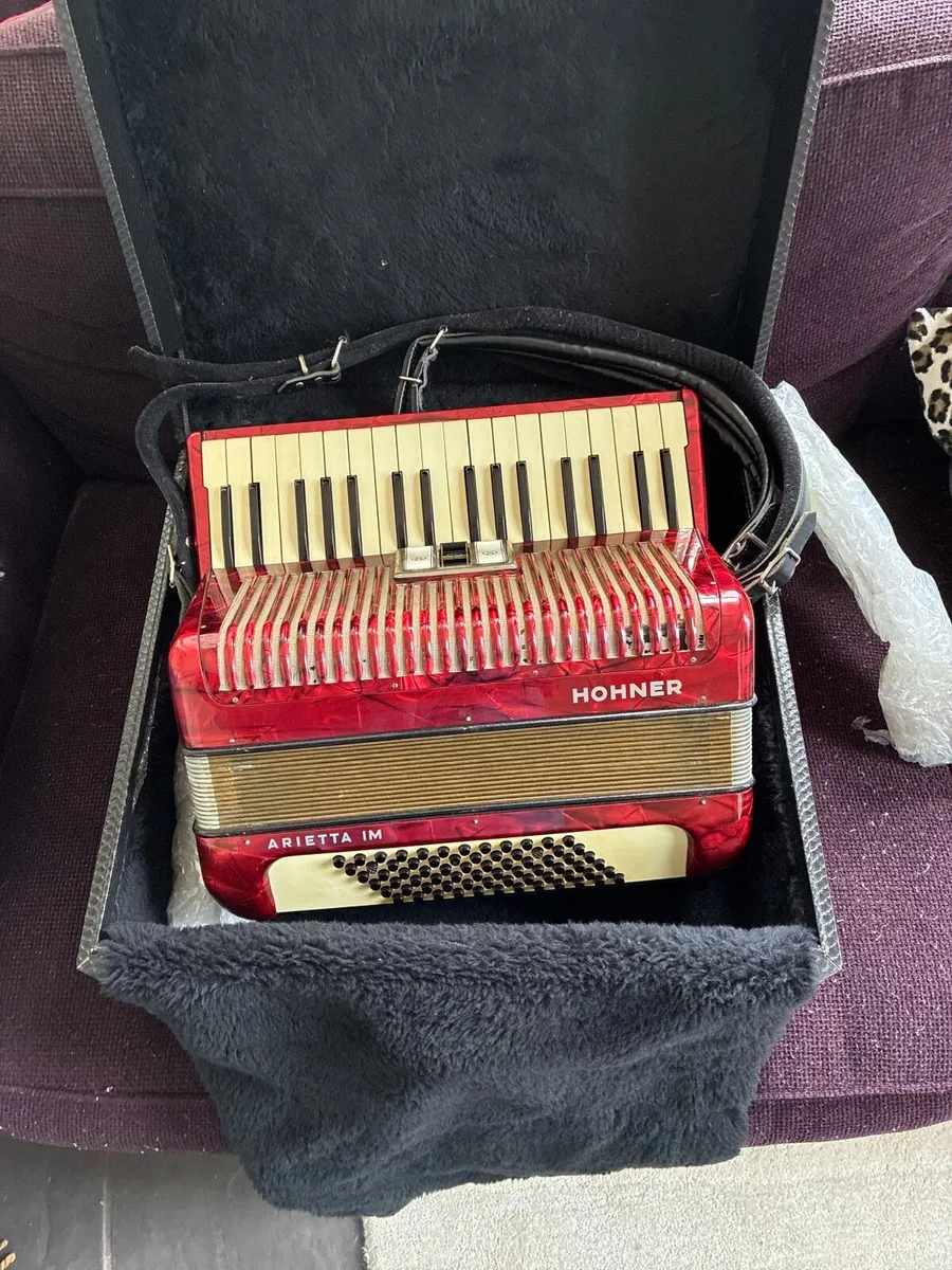 Piano Accordion - Image 1