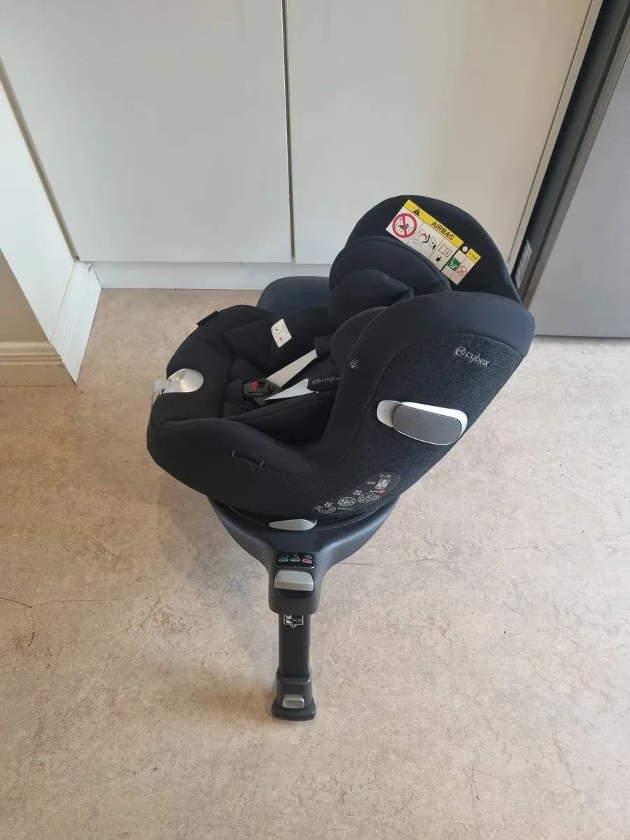 Cybex sirona z car seat and cybex z2 base - Image 4
