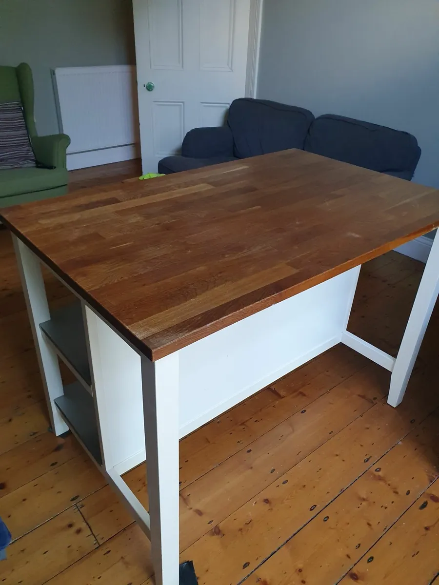 Kitchen island - Image 1