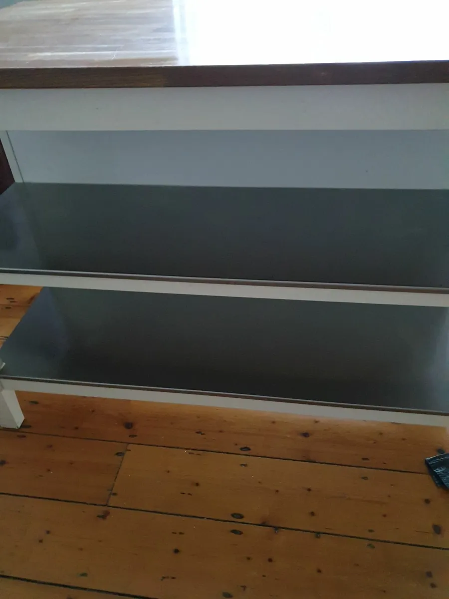 Kitchen island - Image 2
