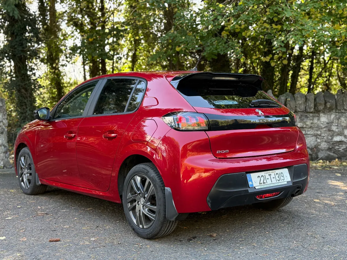 2022 Peugeot 208 1.2 Petrol Auto 100bhp - Image 4