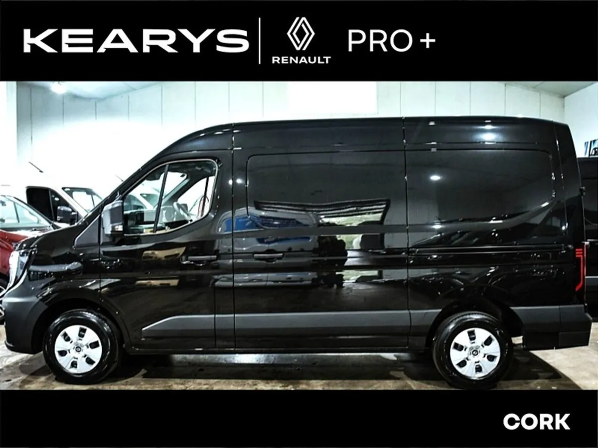 Renault Master FWD Mm35 Blue dCi 170 Auto Start E - Image 2