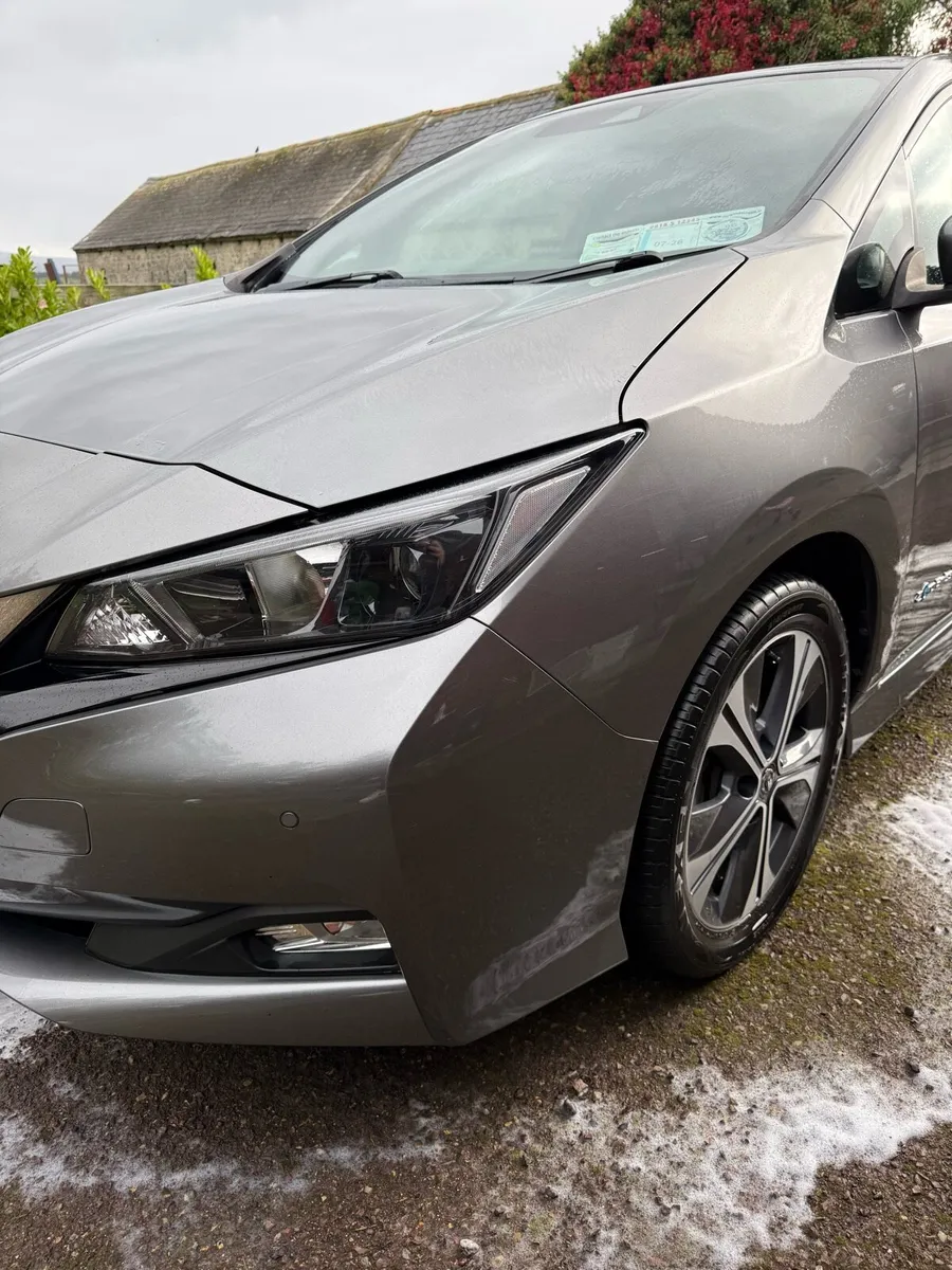 Nissan Leaf SV Premium 40kwh - Image 2