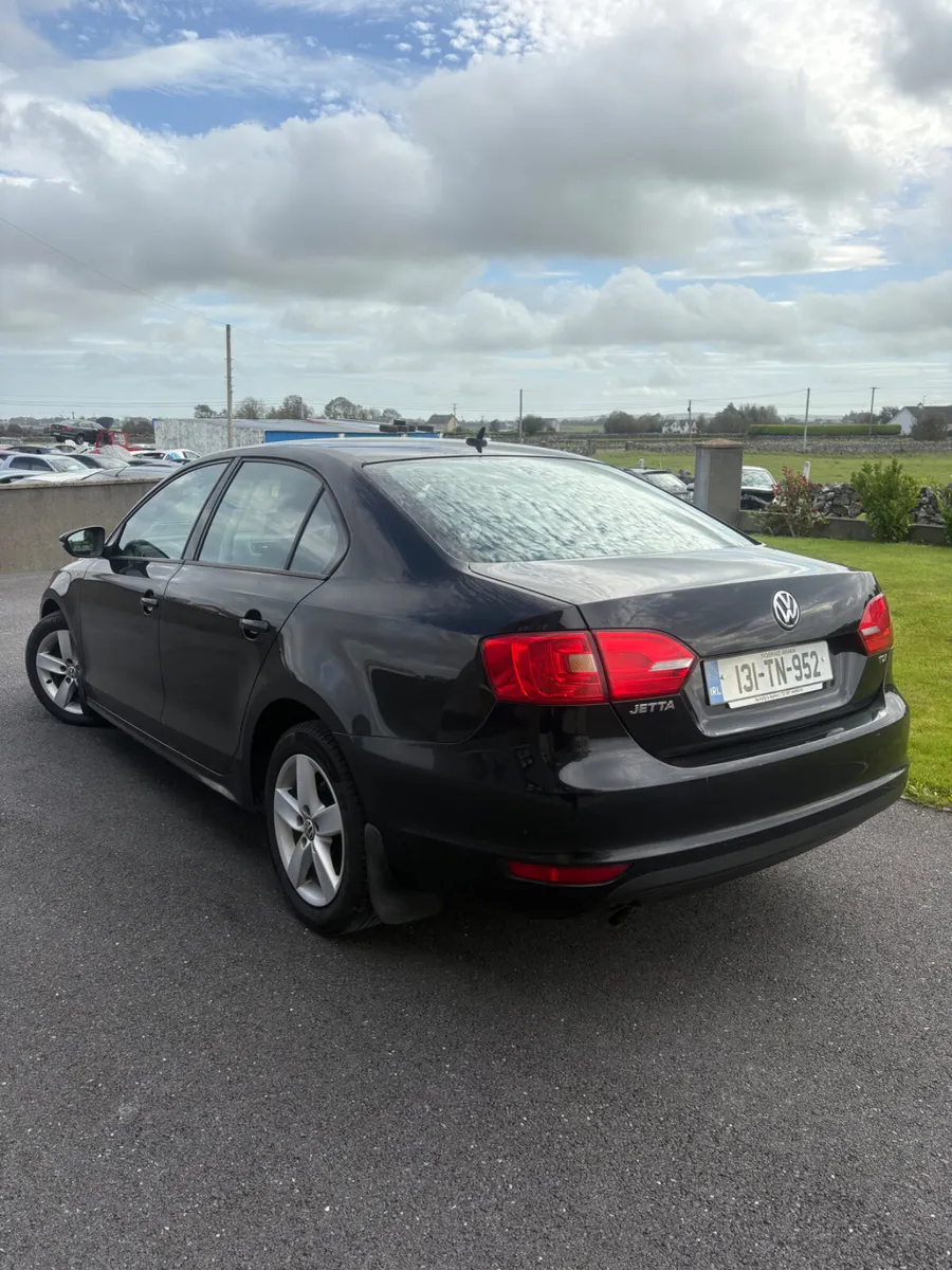 Volkswagen Jetta 2013 - Image 3