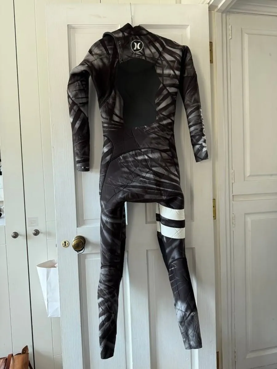 hurley phantom 5/3 MT wetsuit - Image 1