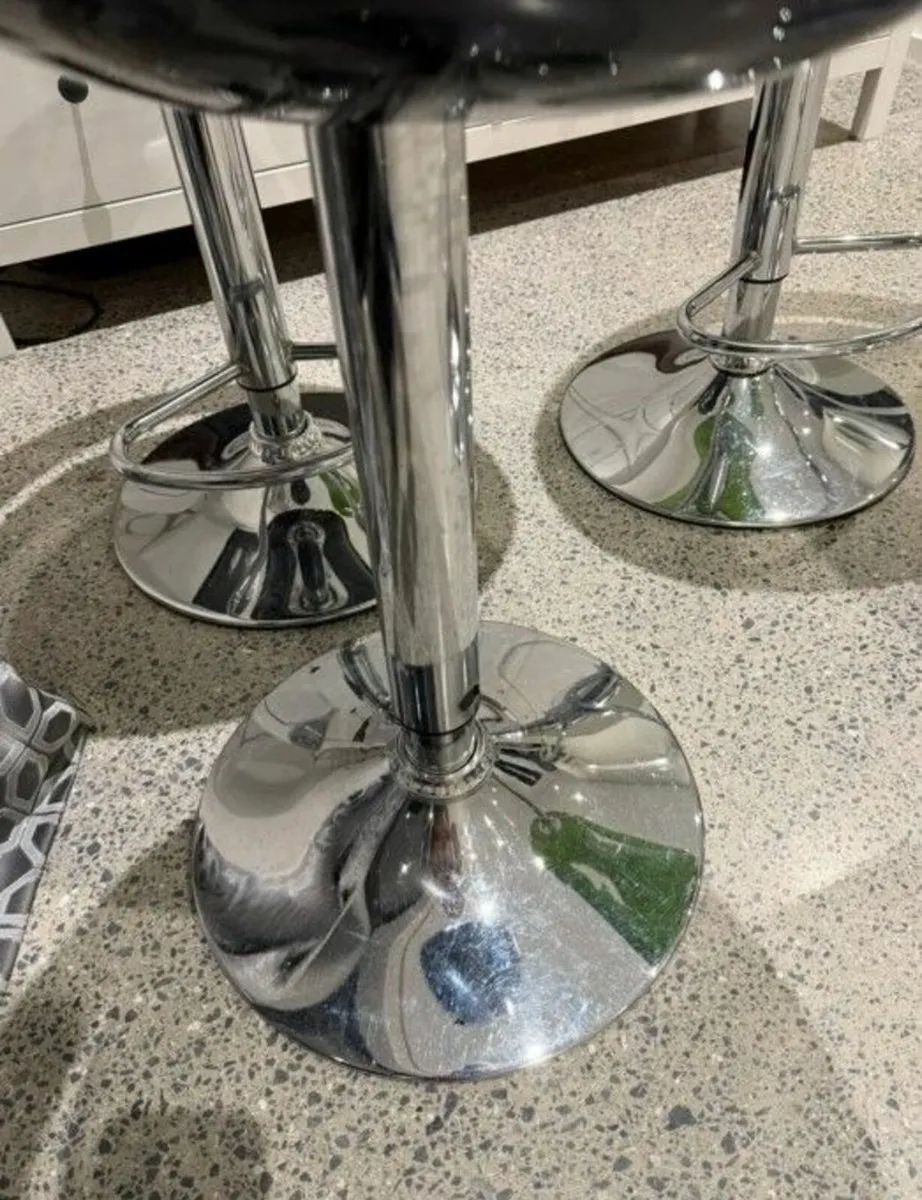 Bar stools - Image 2
