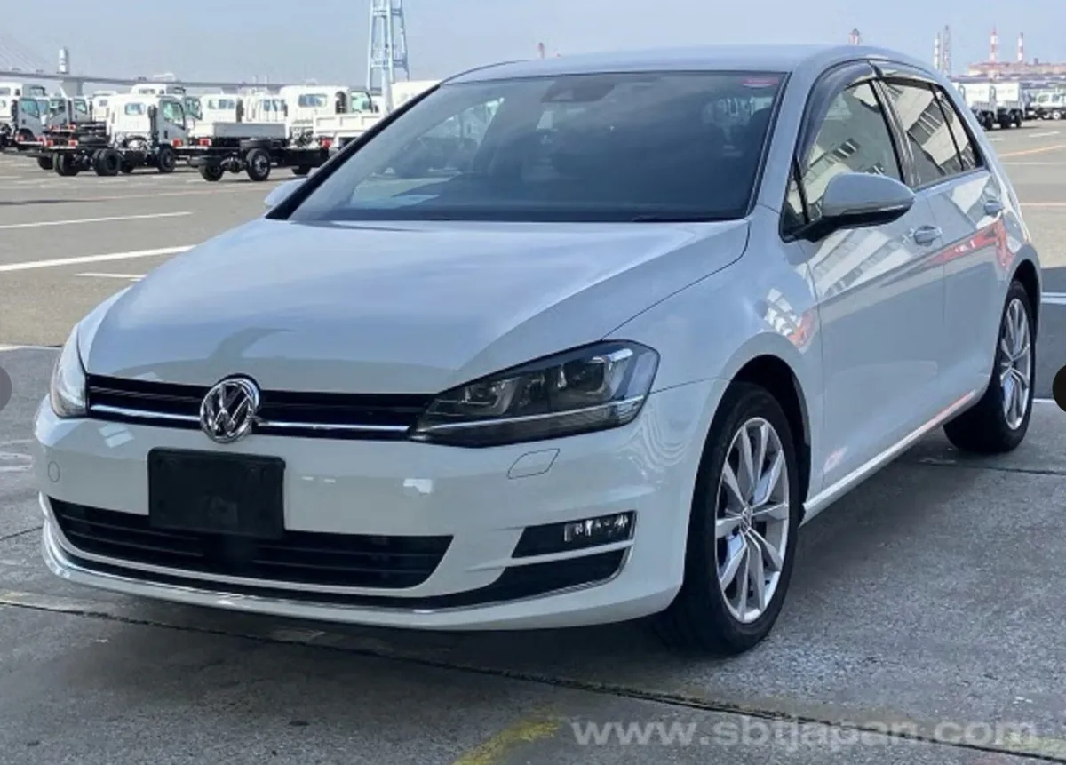 152 VW Golf TSI Highline - Image 3