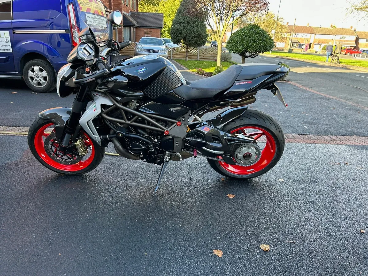 MV AGUSTA 990R Brutale 2013 - Image 2