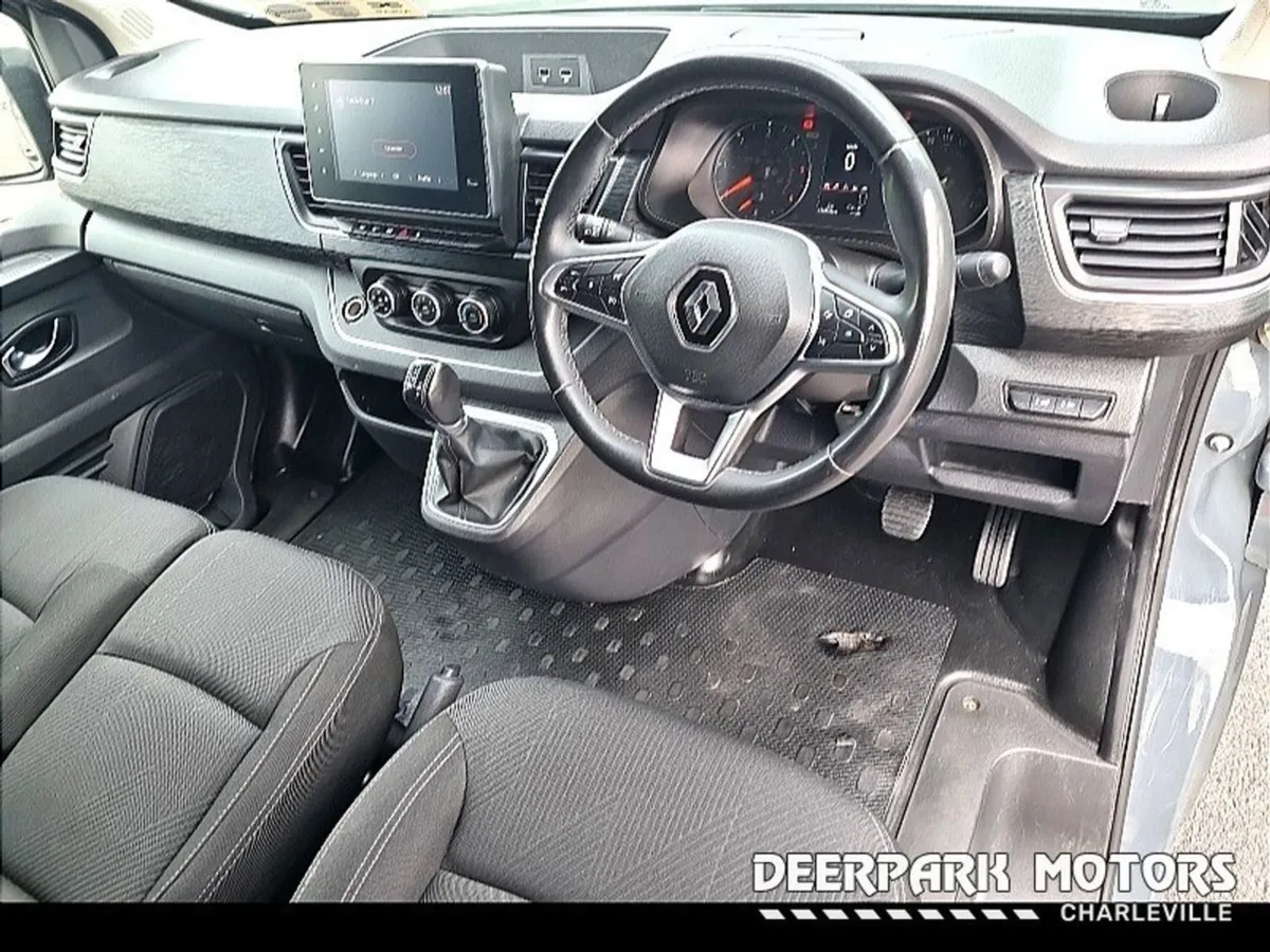 Renault Trafic 170bhp 2.0 Ll30 Auto Sport - Image 4