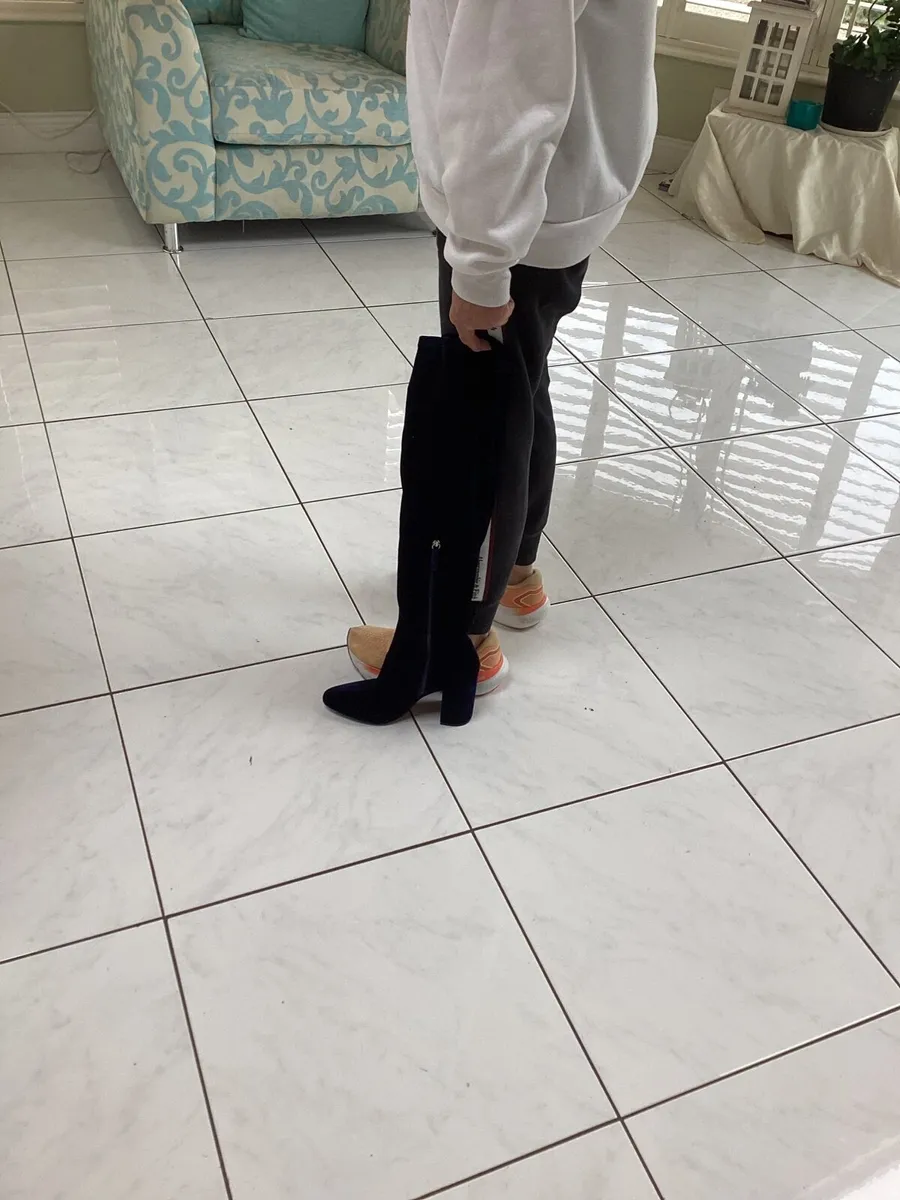 Boots - Image 1