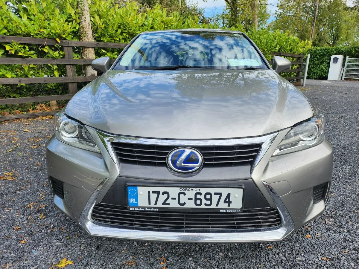 Lexus CT 2017 - Image 1