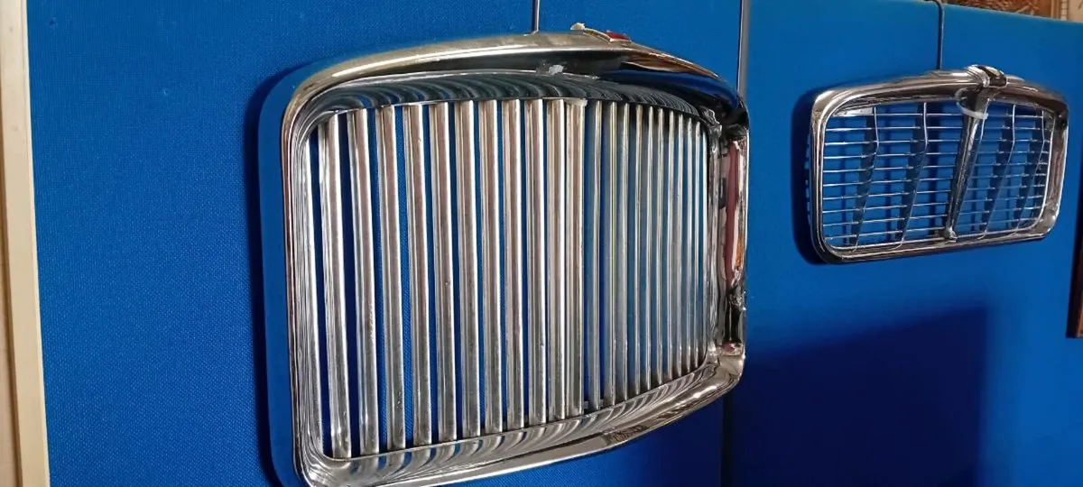 Original Chrome Vanderplas Front Grill - Image 1