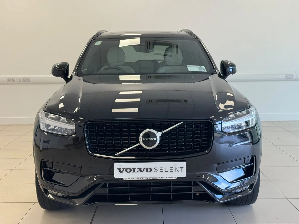 Volvo XC90 2022 - Image 2