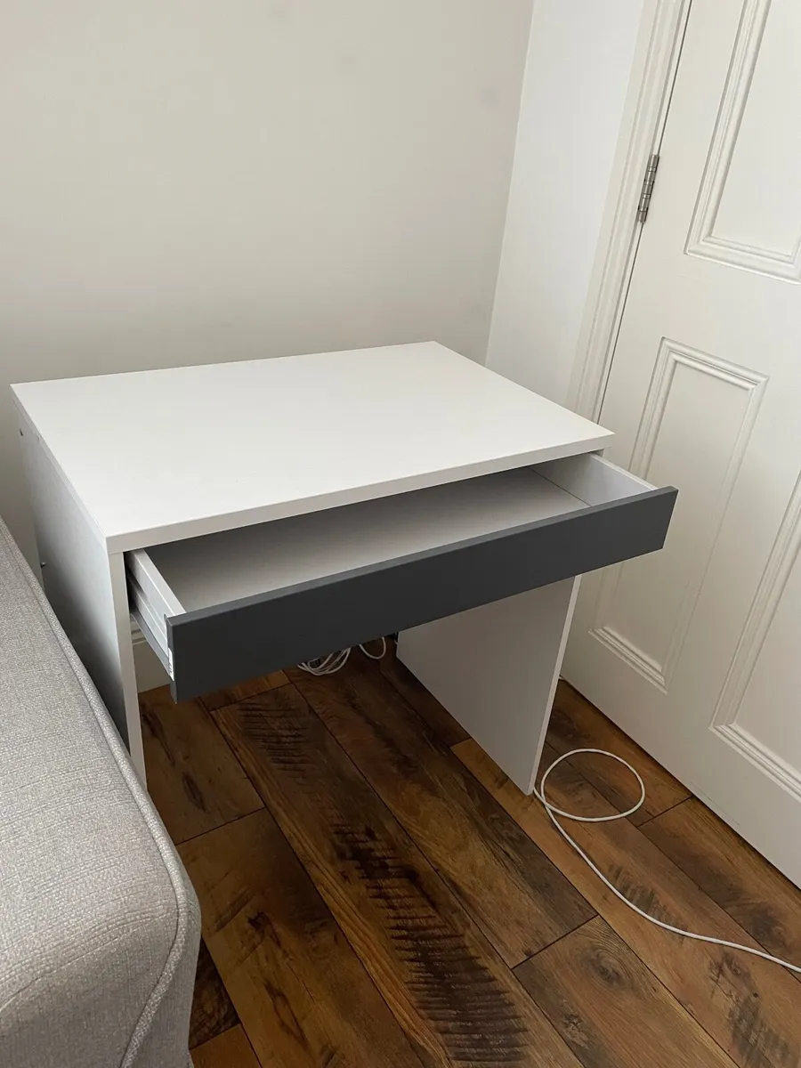 Desk - Image 2