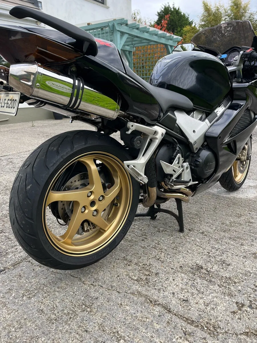 Honda VFR 800 - Image 2