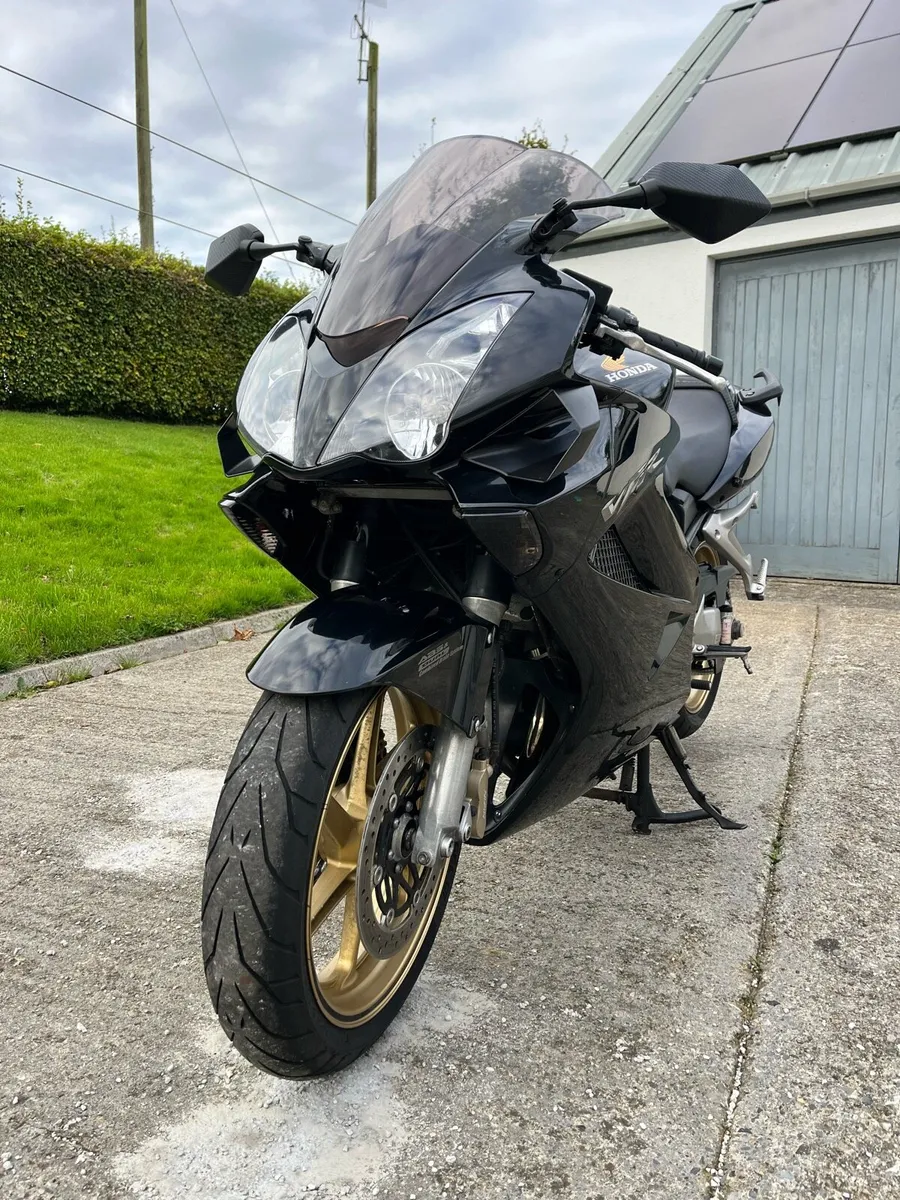 Honda VFR 800 - Image 3