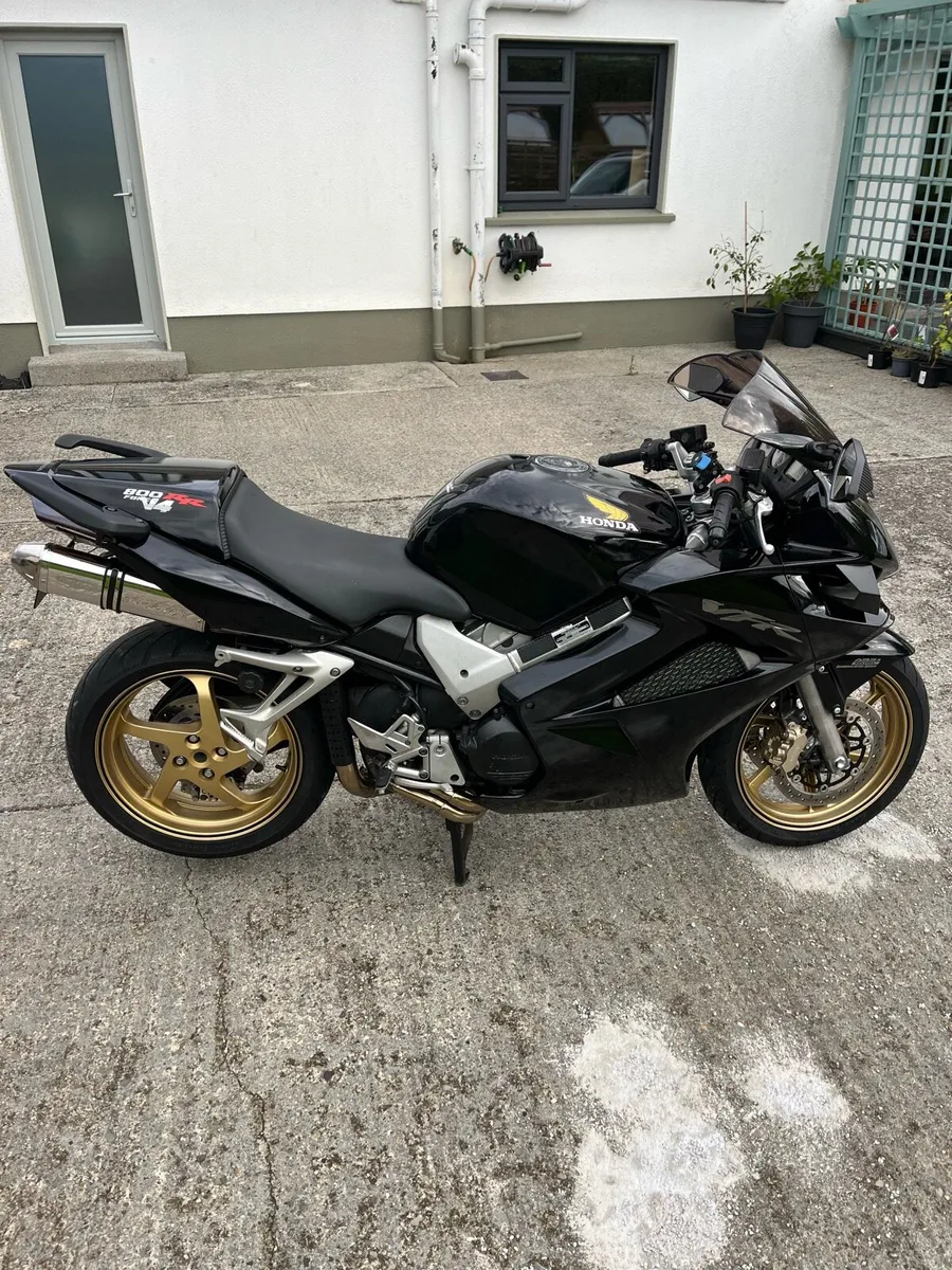 Honda VFR 800 - Image 4