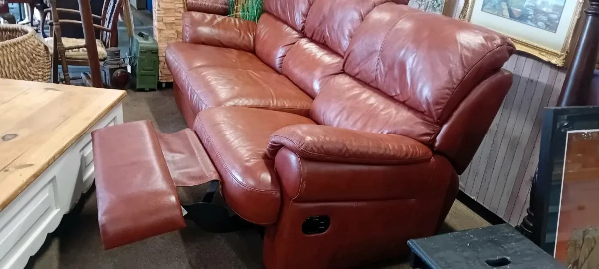 Real Leather High Quality Tgree Seat Recline Sofa - Image 2