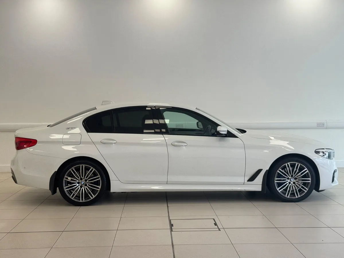 BMW 5-Series 2019 - Image 3