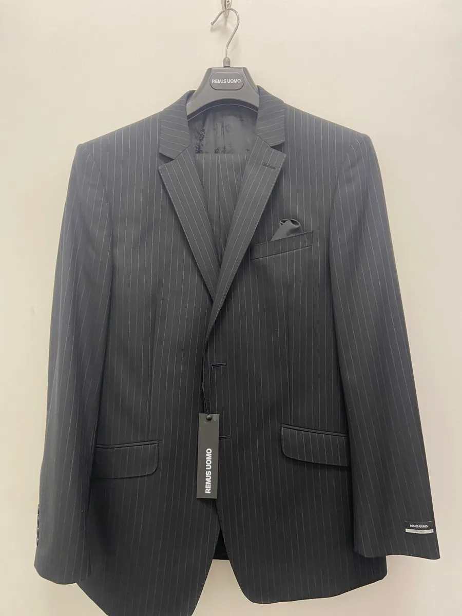 Men’s suit - Image 1