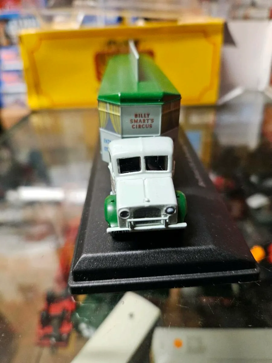 Corgi Oxford Billy Smarts Circus Truck - Image 4