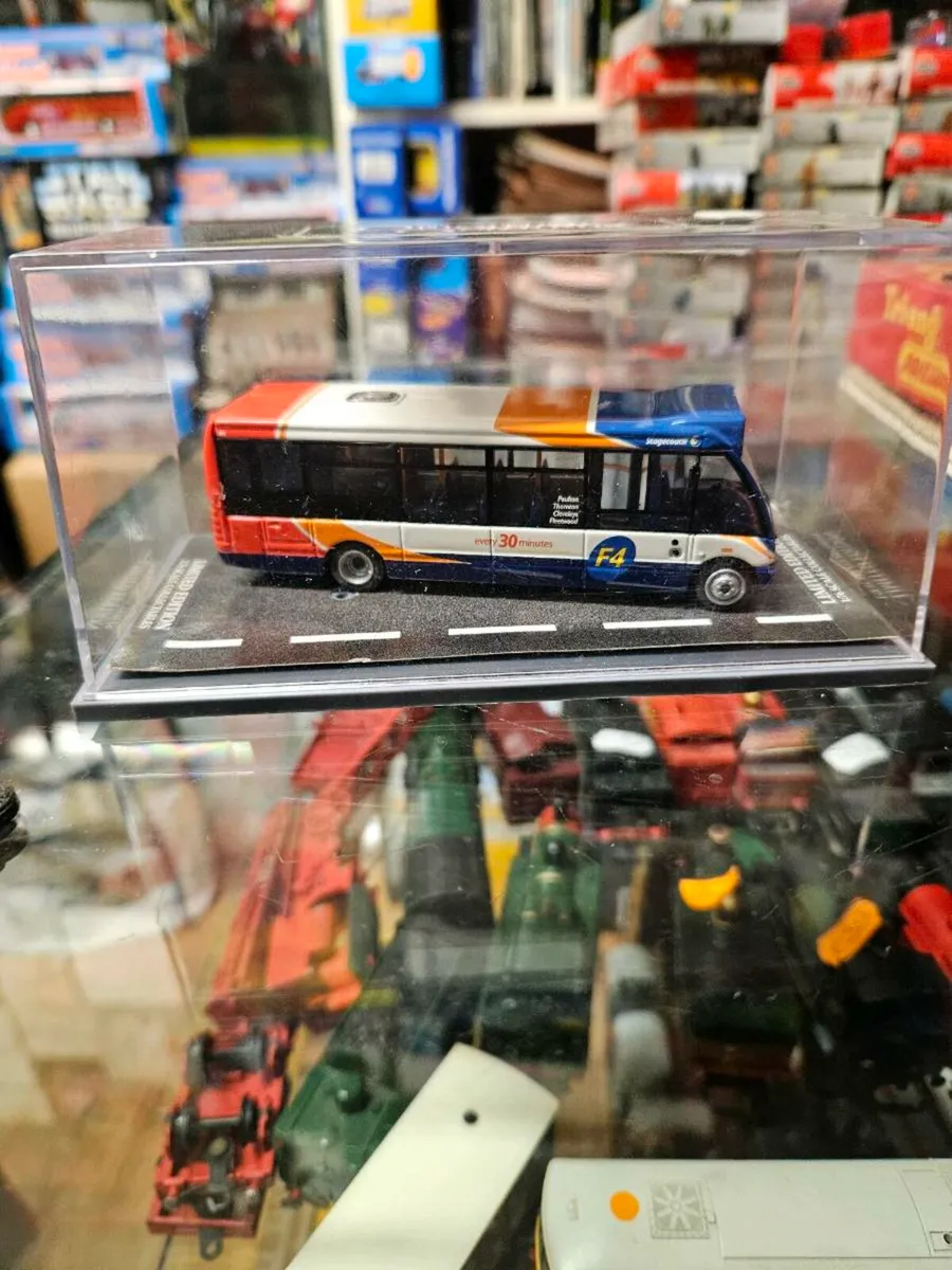 Corgi Bus - Image 4