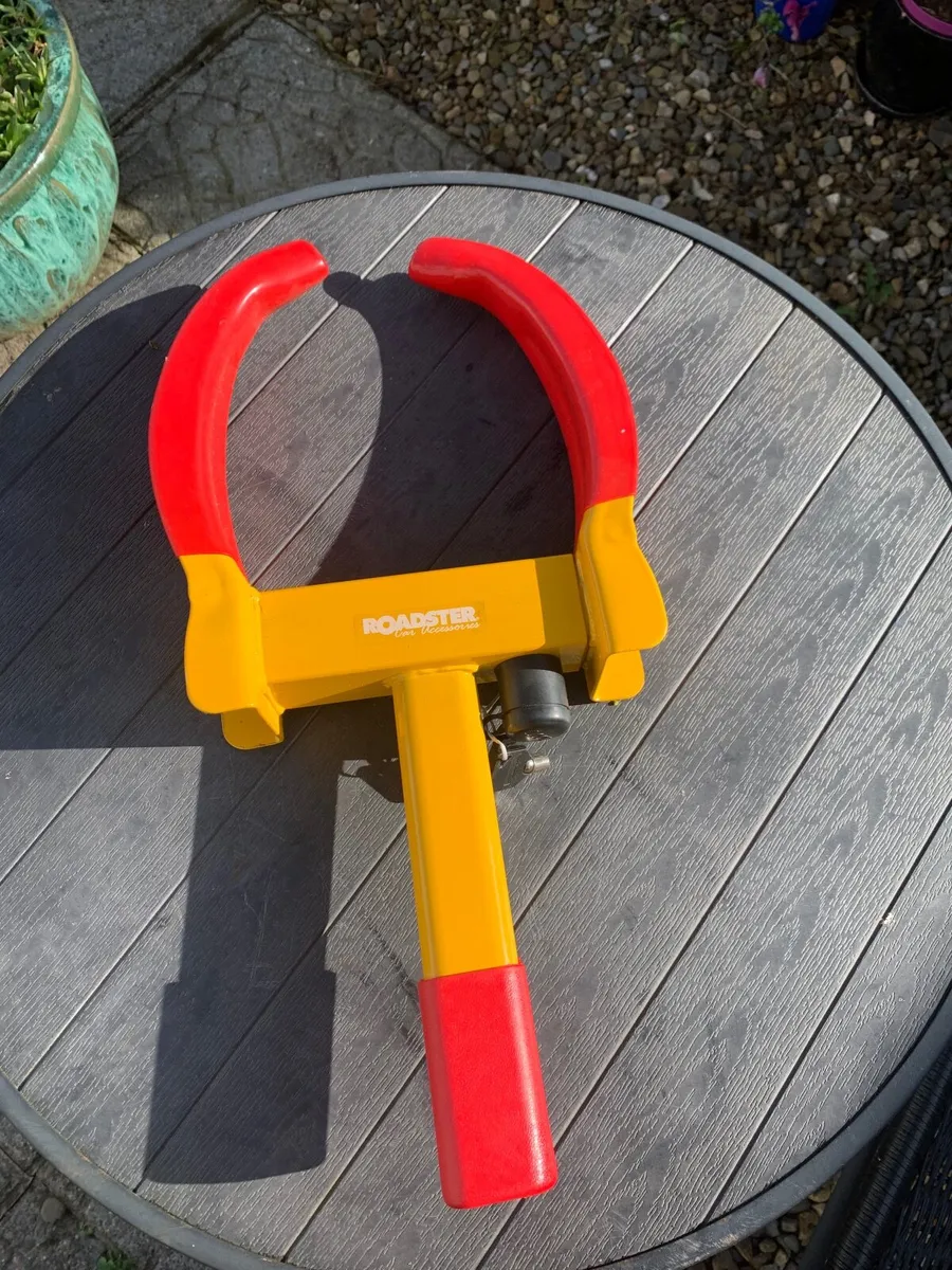Wheel clamps