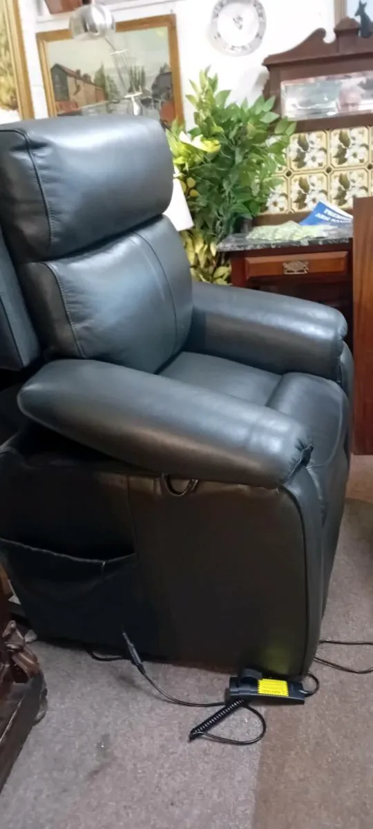 Original Real Leather Lazeboy Ruse And Recline Arm - Image 1