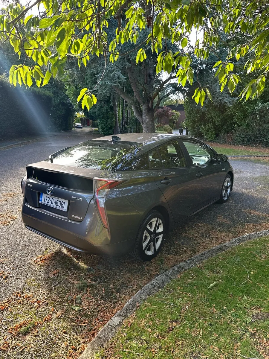 2017 Toyota Prius(08/27 NCT) - Image 4
