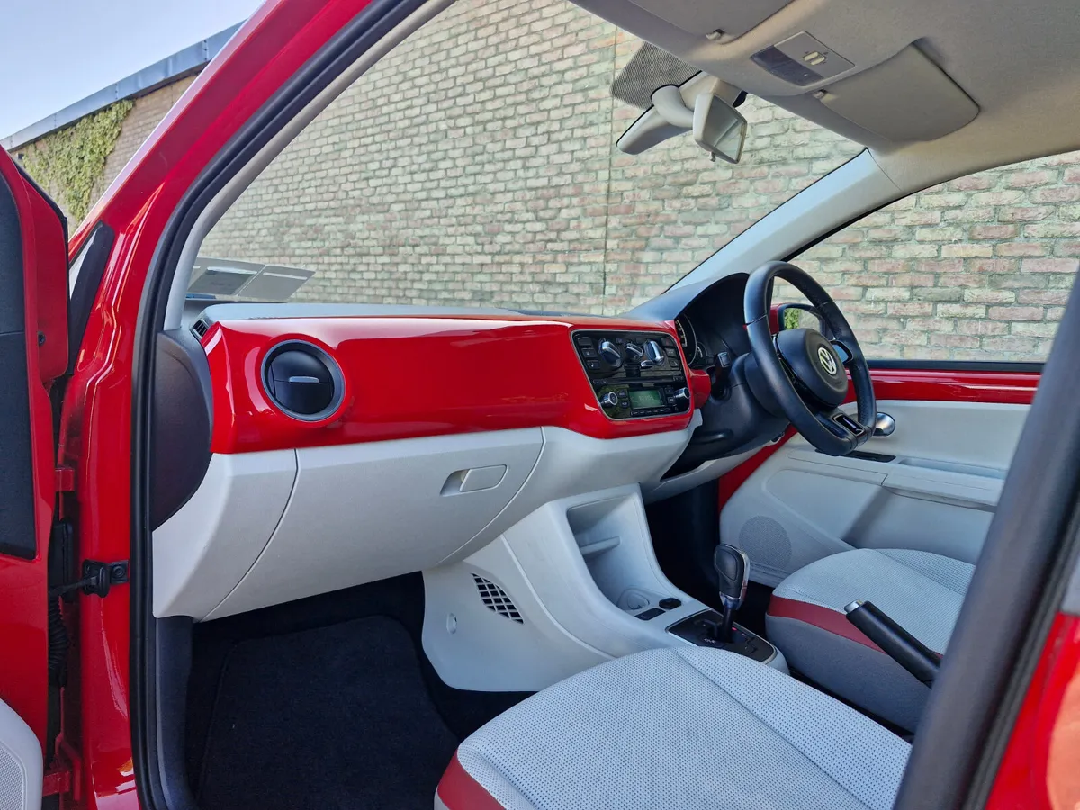 Volkswagen up! Automatic High Spec 5 door - Image 4