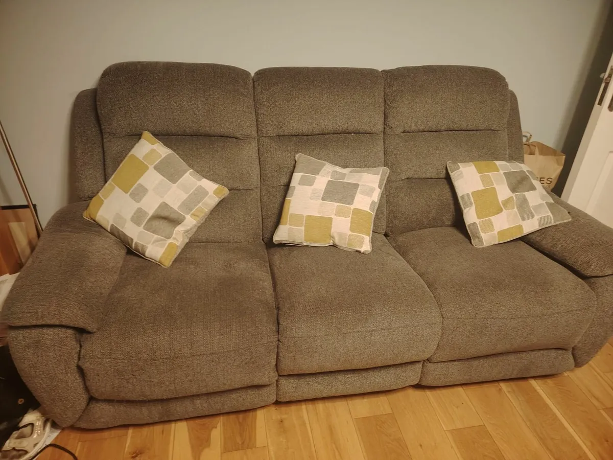 3 +1 recliners sofa - Image 4