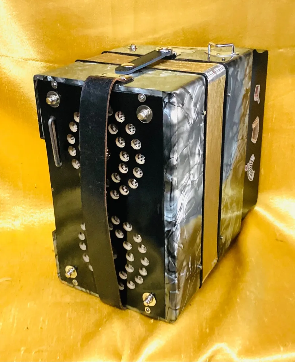 Hohner B/C 3 Voice Black Dot Accordion - Image 3