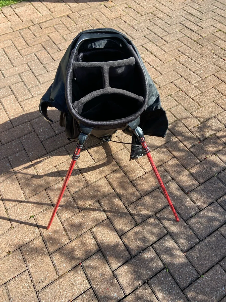 Titleist.   Staydry.   Stand.  Bag - Image 4