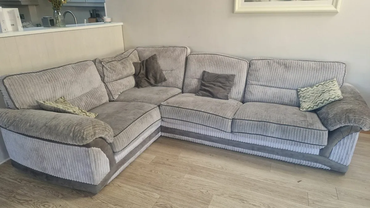 sofa - Image 2