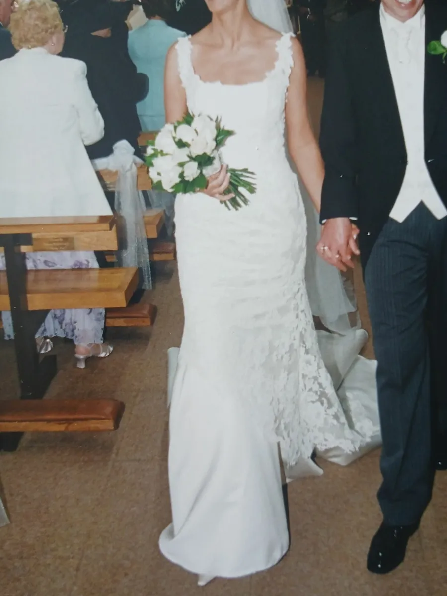 Wedding dress - Image 1