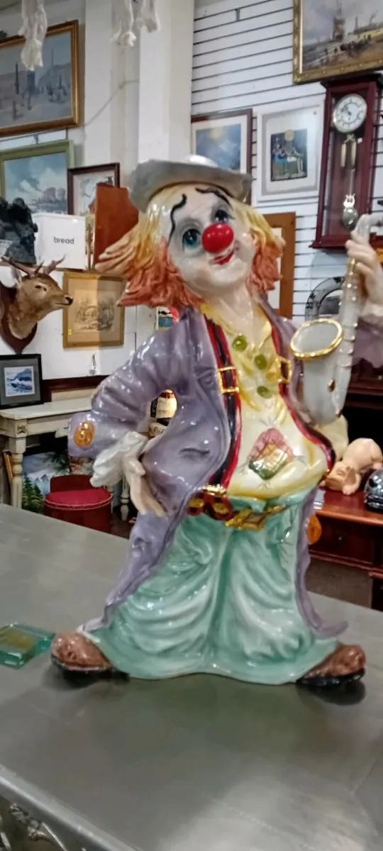 Beautiful Decorative 3Ft Ceramic Clown - Image 1