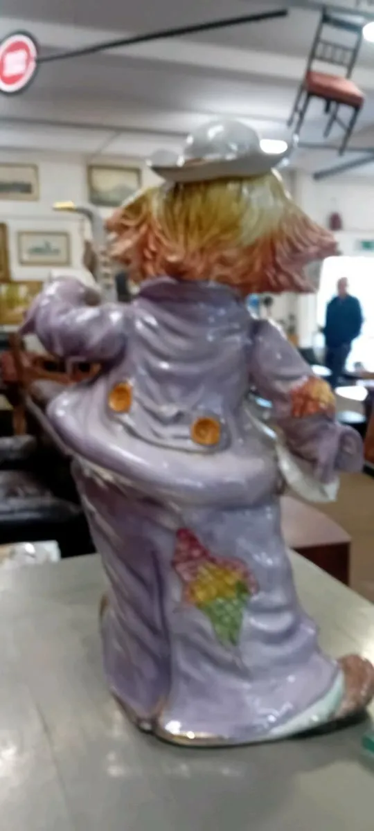Beautiful Decorative 3Ft Ceramic Clown - Image 3