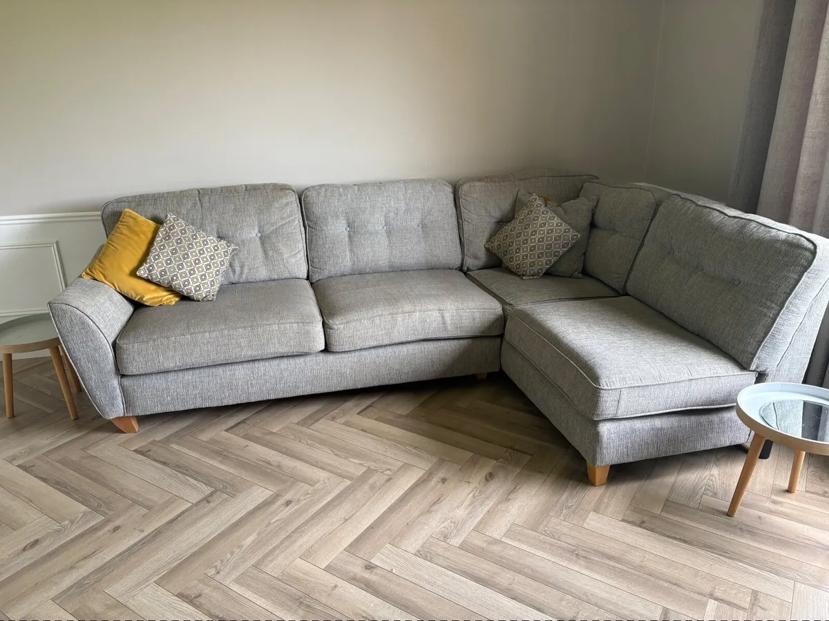 Couch - Image 2