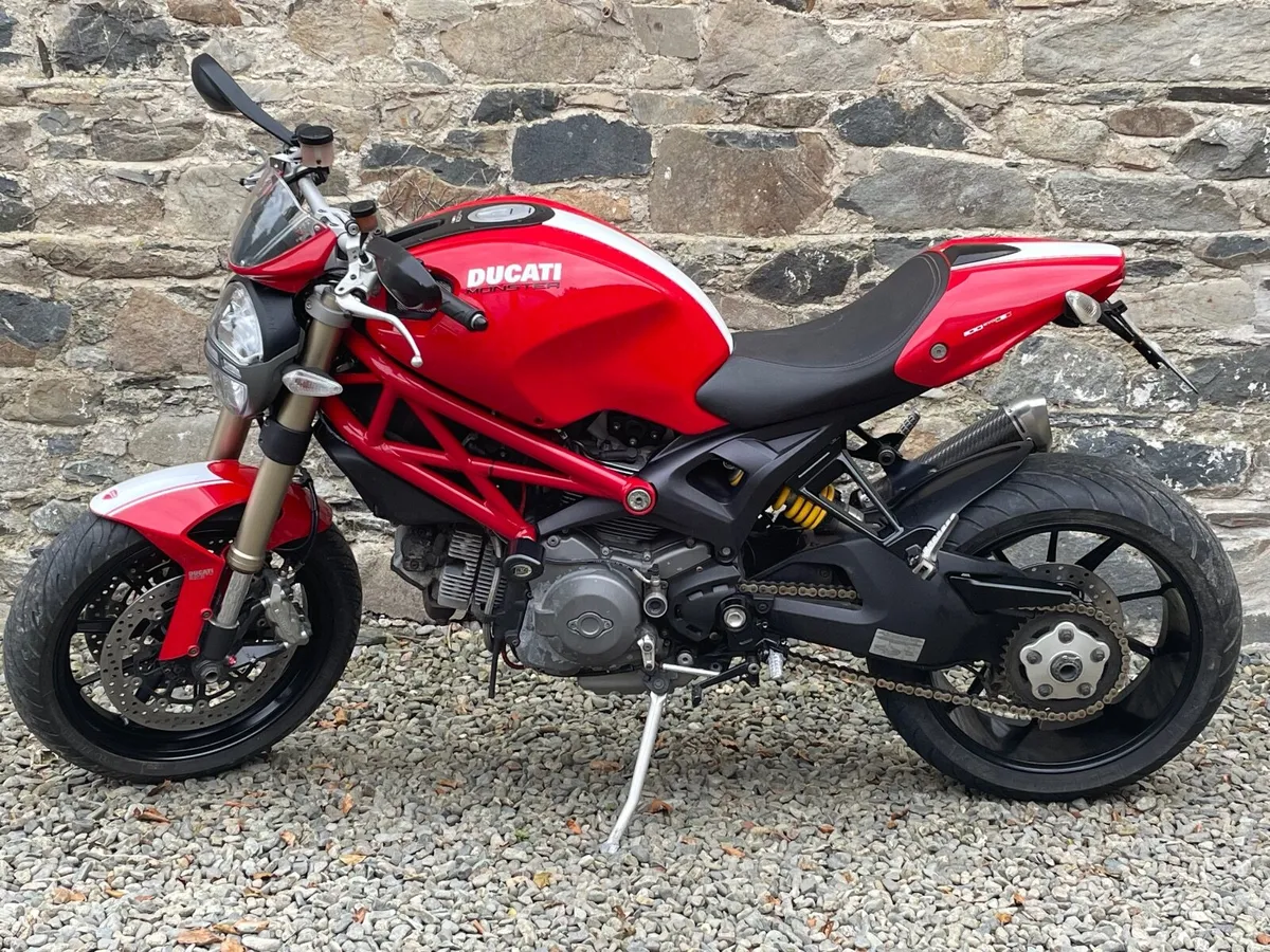 DUCATI Monster 1100 2011 - Image 1