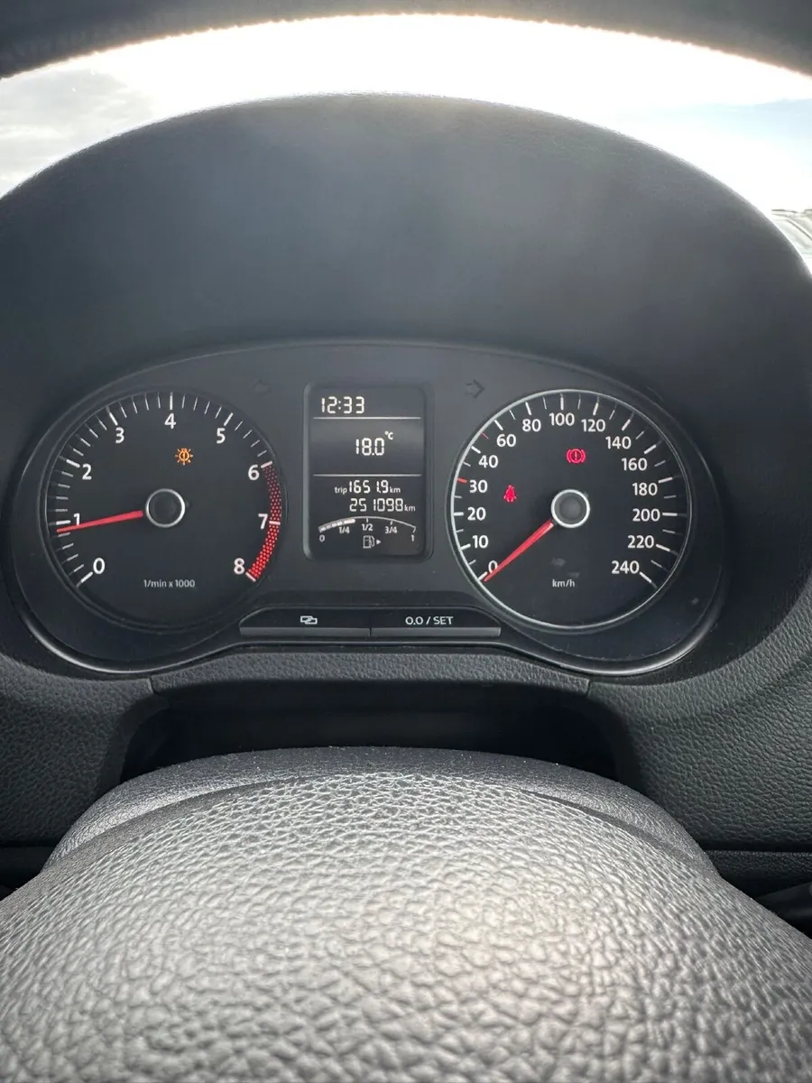 Volkswagen Polo 2010 - Image 4