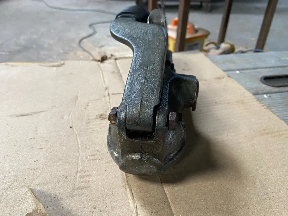 Trailer hitch - Image 2